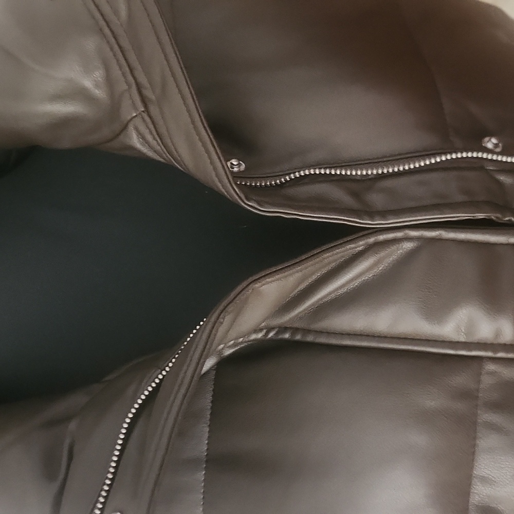 Abercrombie & Fitch Dark Brown Quilted Vest - Picture 5 of 6